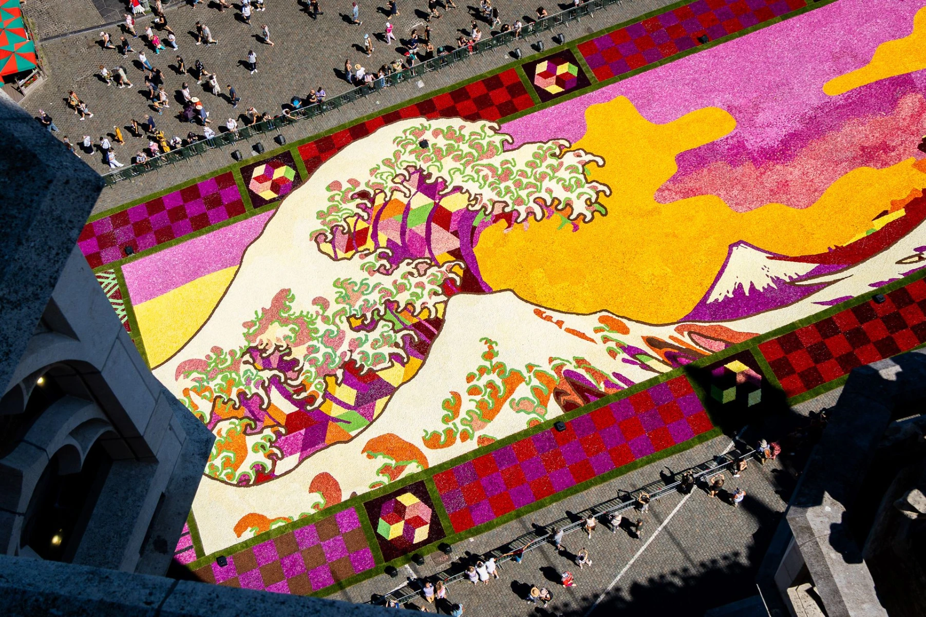 Tapis de fleurs 2026 inspiré de La Grande Vague de Hokusai